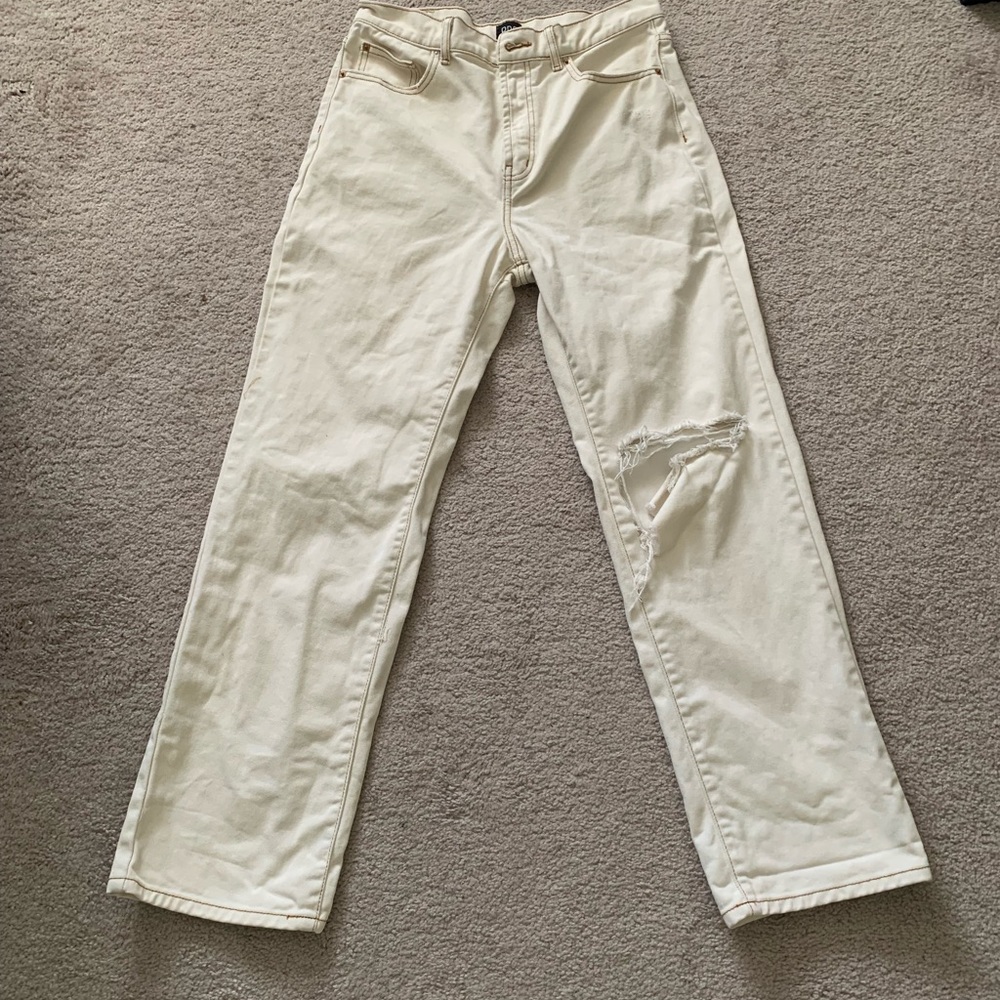 BDG loose straight white jeans with ripped knee